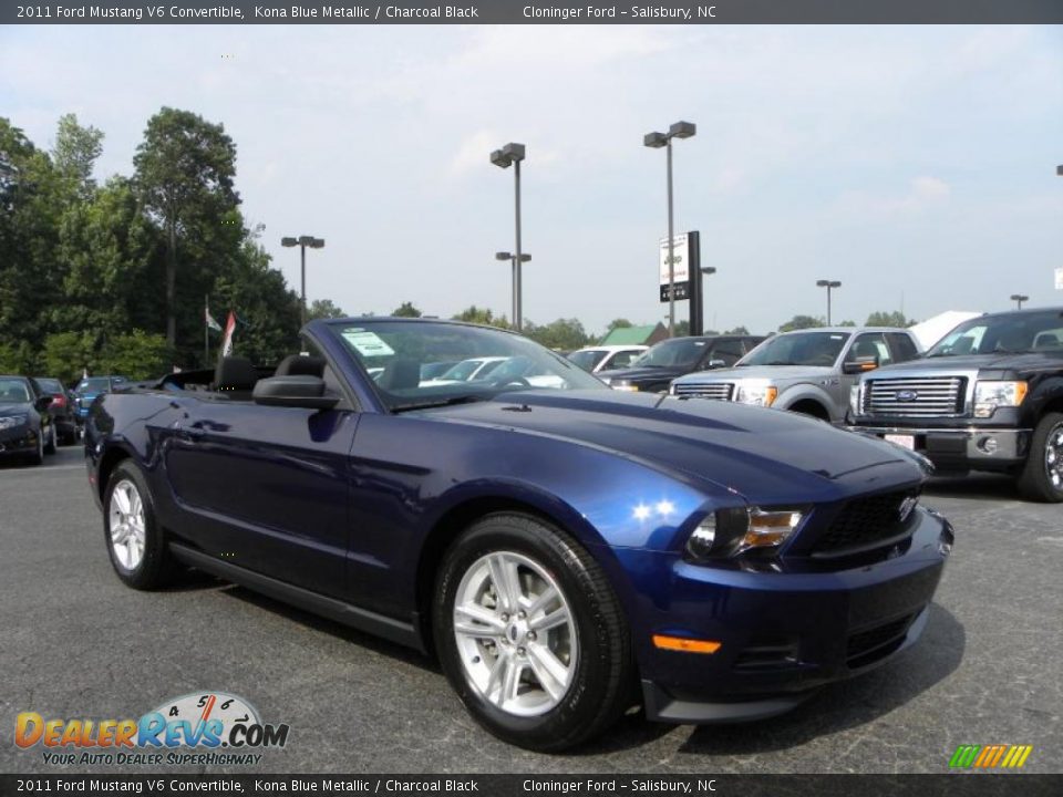 2011 Ford Mustang V6 Convertible Kona Blue Metallic / Charcoal Black Photo #24