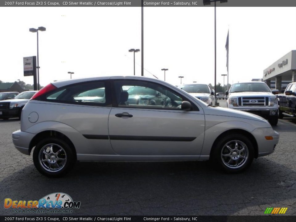 2007 Ford Focus ZX3 S Coupe CD Silver Metallic / Charcoal/Light Flint Photo #2