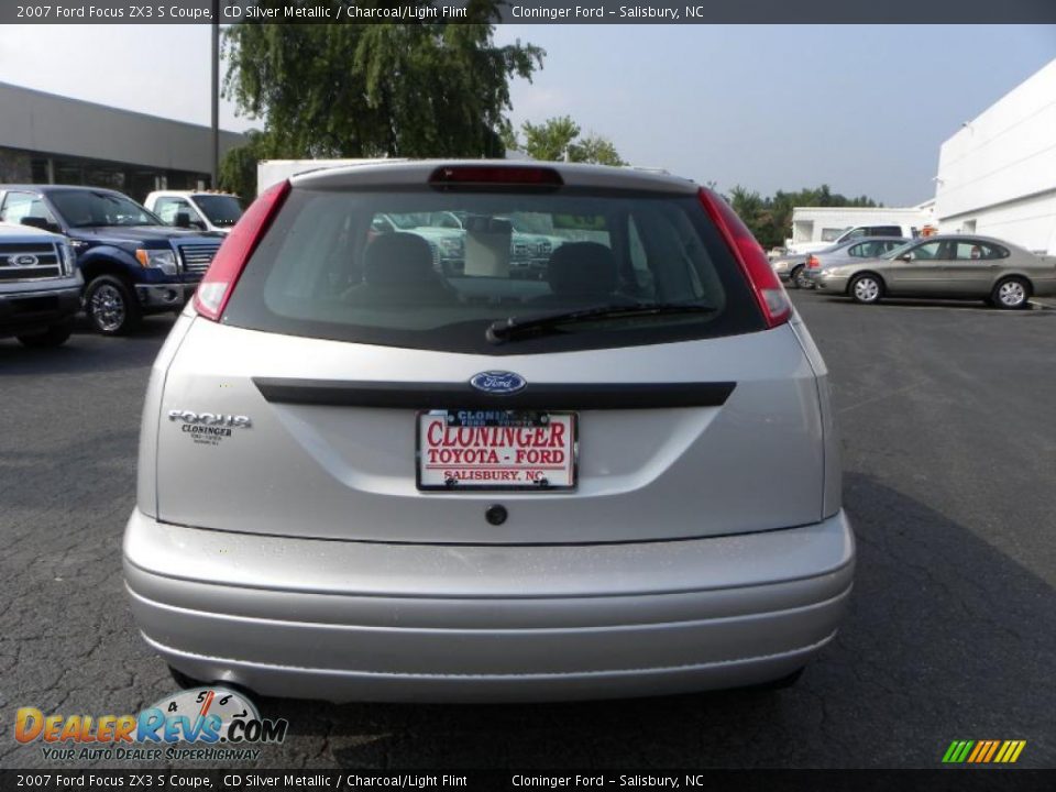 2007 Ford Focus ZX3 S Coupe CD Silver Metallic / Charcoal/Light Flint Photo #4