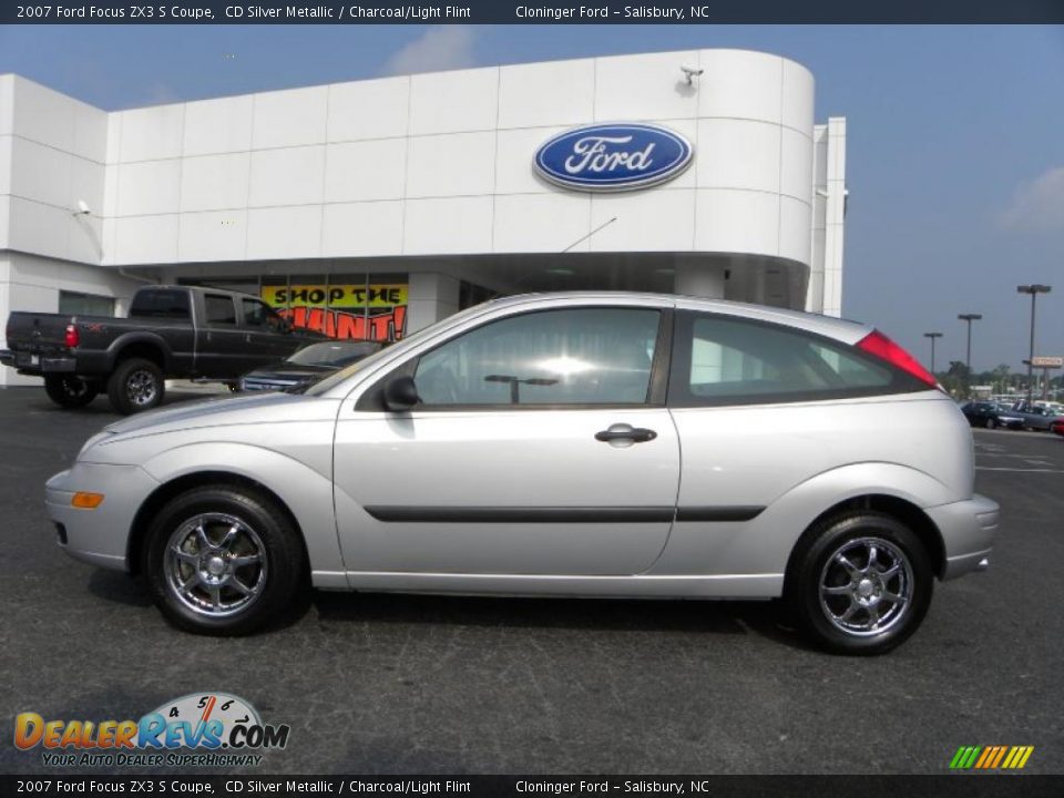 2007 Ford Focus ZX3 S Coupe CD Silver Metallic / Charcoal/Light Flint Photo #5