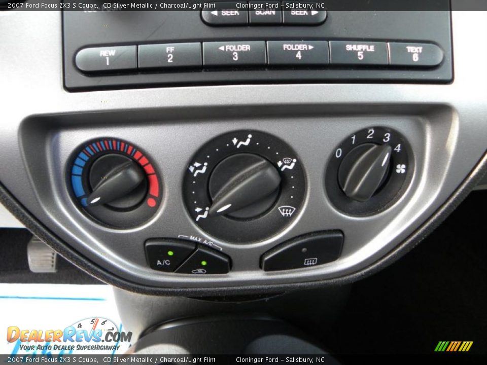 2007 Ford Focus ZX3 S Coupe CD Silver Metallic / Charcoal/Light Flint Photo #15