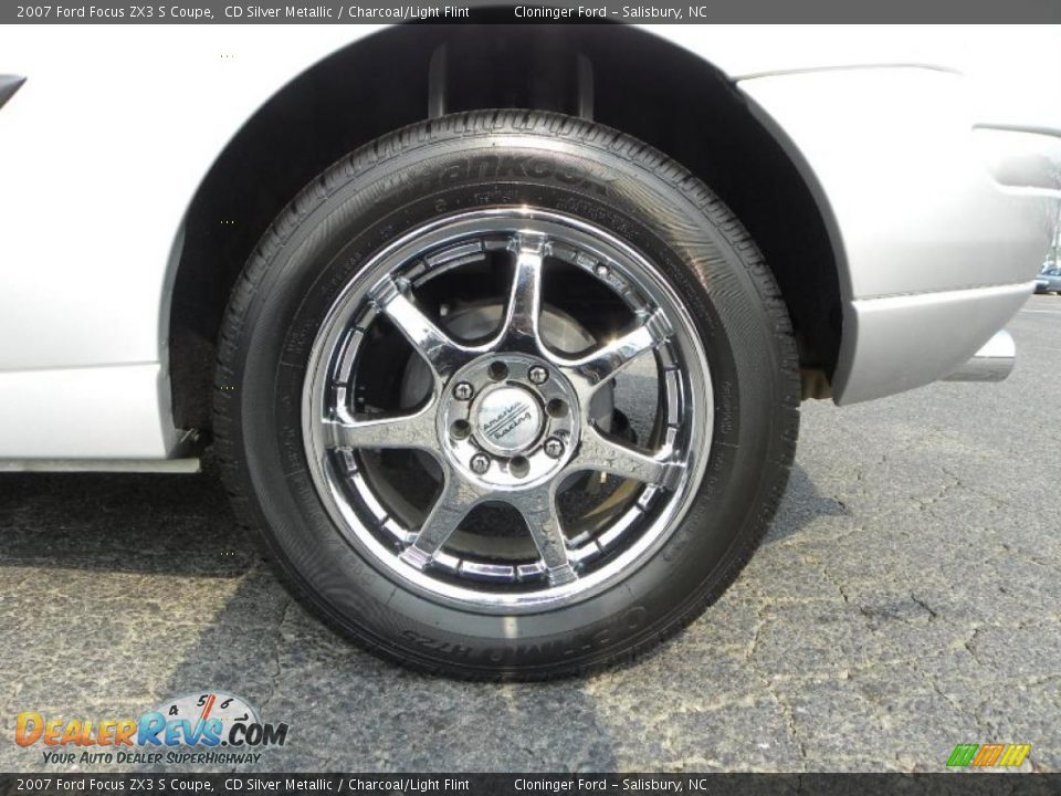 2007 Ford Focus ZX3 S Coupe CD Silver Metallic / Charcoal/Light Flint Photo #17