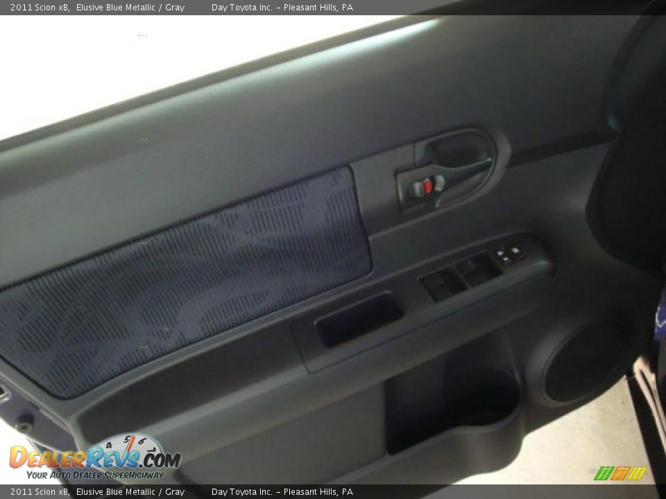 2011 Scion xB Elusive Blue Metallic / Gray Photo #11