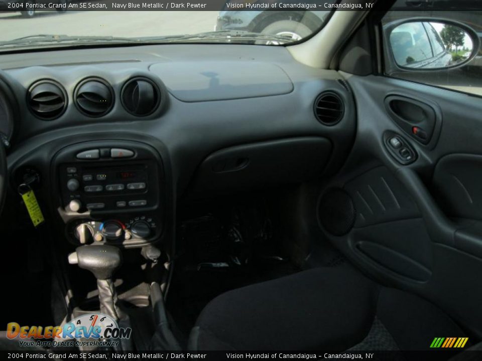 2004 Pontiac Grand Am SE Sedan Navy Blue Metallic / Dark Pewter Photo #20