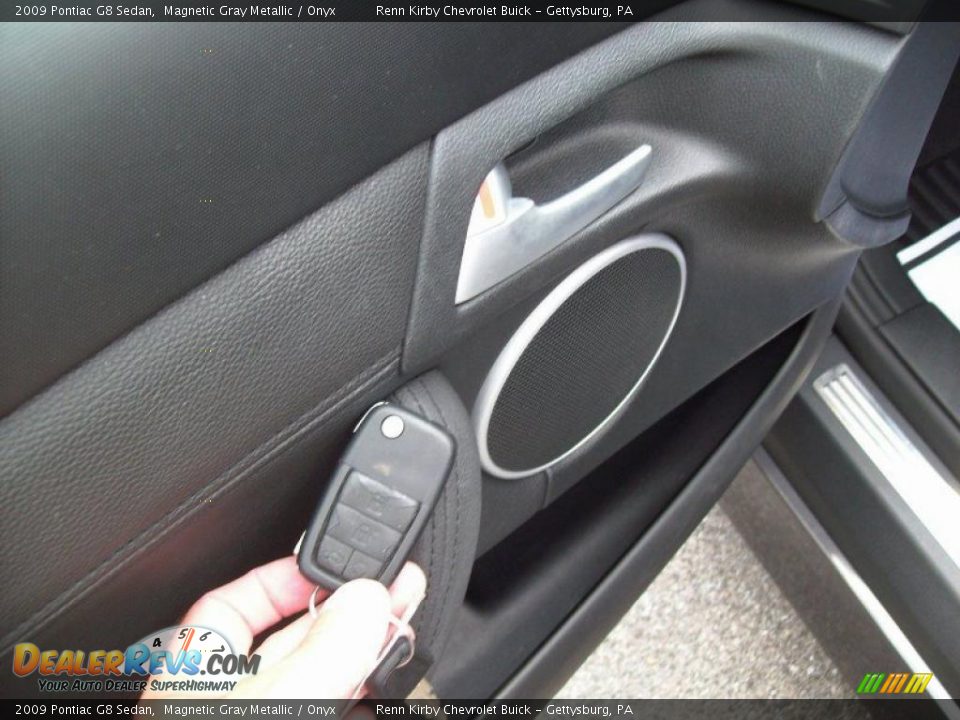 2009 Pontiac G8 Sedan Magnetic Gray Metallic / Onyx Photo #6