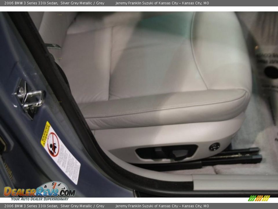 2006 BMW 3 Series 330i Sedan Silver Grey Metallic / Grey Photo #9