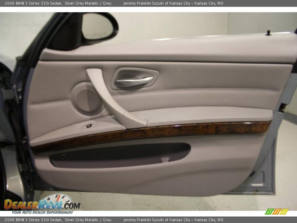 2006 BMW 3 Series 330i Sedan Silver Grey Metallic / Grey Photo #11