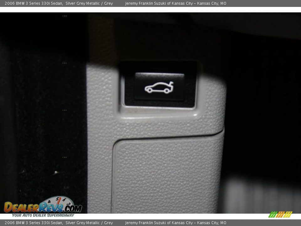 2006 BMW 3 Series 330i Sedan Silver Grey Metallic / Grey Photo #32