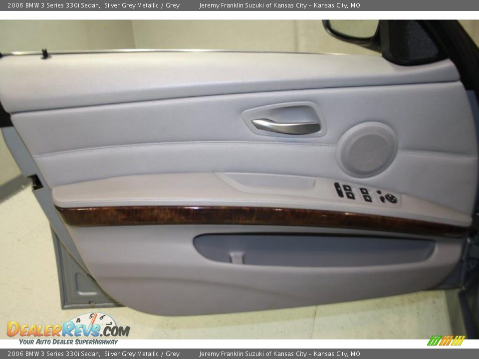 2006 BMW 3 Series 330i Sedan Silver Grey Metallic / Grey Photo #34