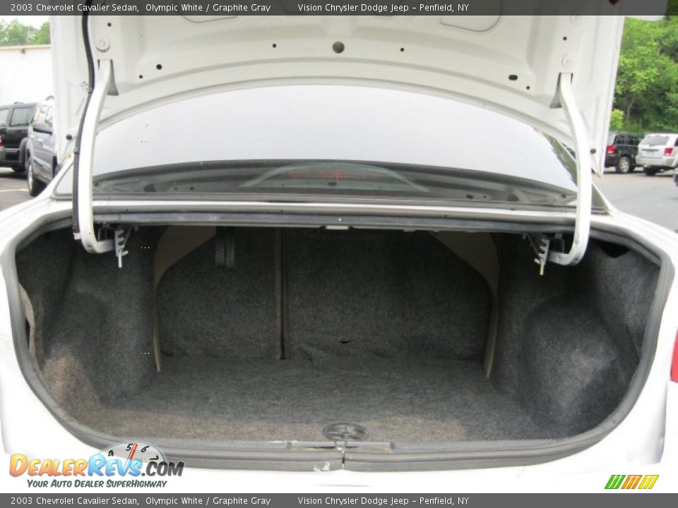 2003 Chevrolet Cavalier Sedan Olympic White / Graphite Gray Photo #4