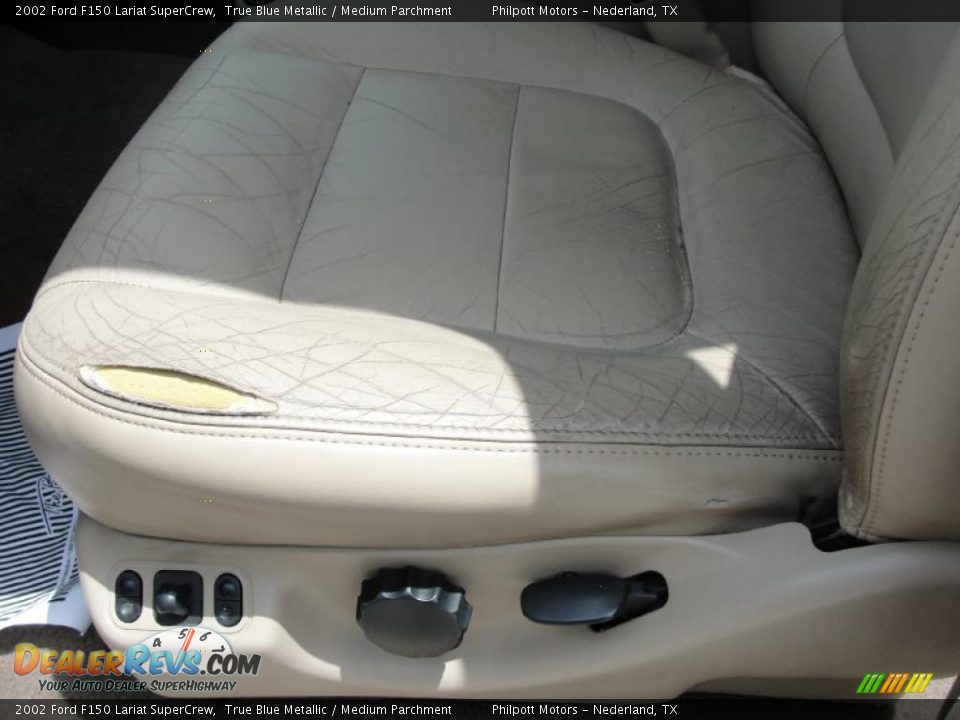 2002 Ford F150 Lariat SuperCrew True Blue Metallic / Medium Parchment Photo #34