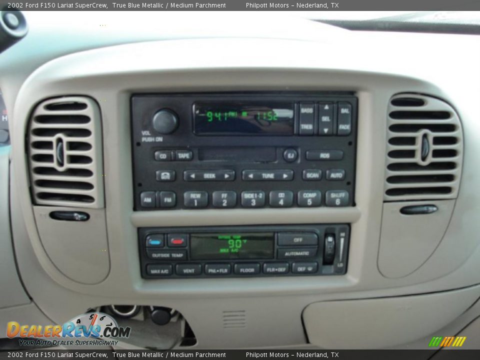 2002 Ford F150 Lariat SuperCrew True Blue Metallic / Medium Parchment Photo #36