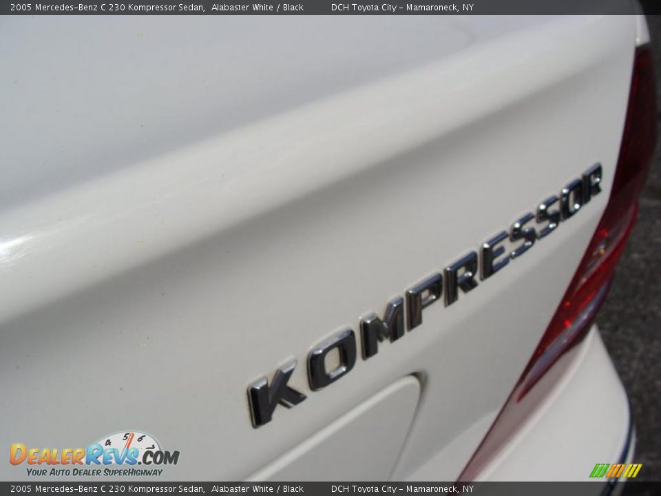 2005 Mercedes-Benz C 230 Kompressor Sedan Alabaster White / Black Photo #7