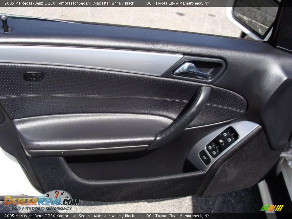 2005 Mercedes-Benz C 230 Kompressor Sedan Alabaster White / Black Photo #15