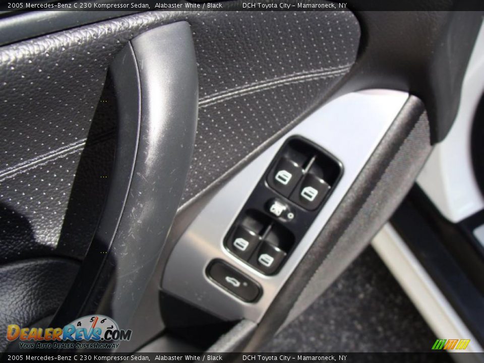 2005 Mercedes-Benz C 230 Kompressor Sedan Alabaster White / Black Photo #16