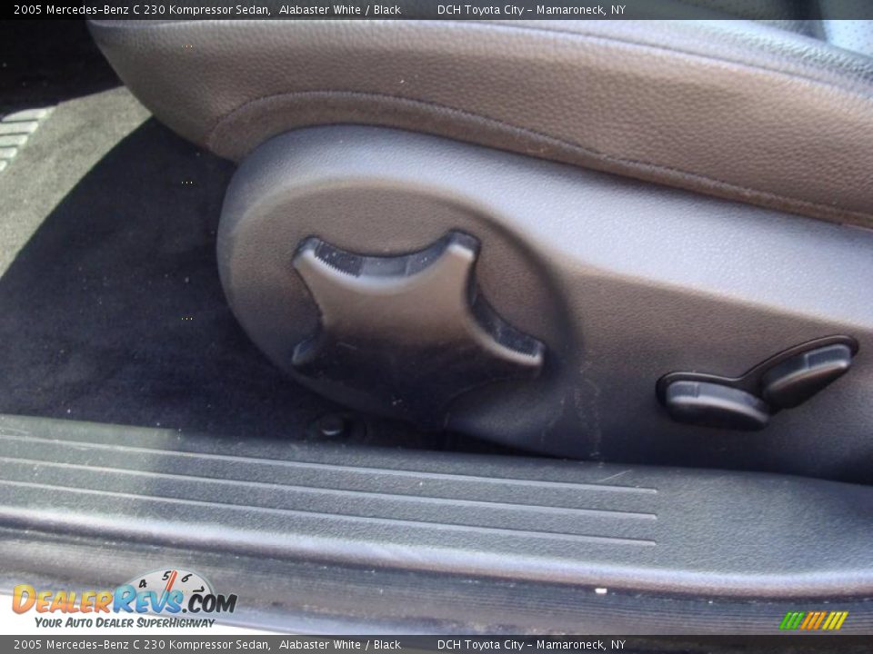 2005 Mercedes-Benz C 230 Kompressor Sedan Alabaster White / Black Photo #18