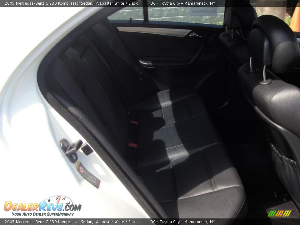 2005 Mercedes-Benz C 230 Kompressor Sedan Alabaster White / Black Photo #24