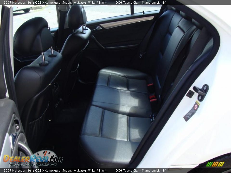 2005 Mercedes-Benz C 230 Kompressor Sedan Alabaster White / Black Photo #26