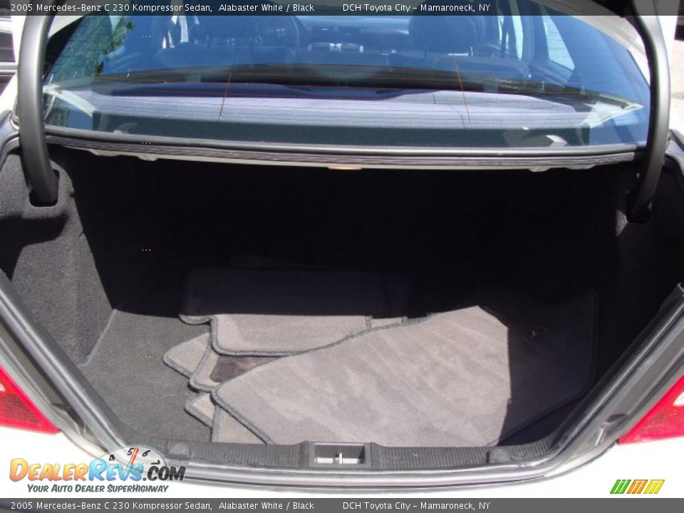 2005 Mercedes-Benz C 230 Kompressor Sedan Alabaster White / Black Photo #34