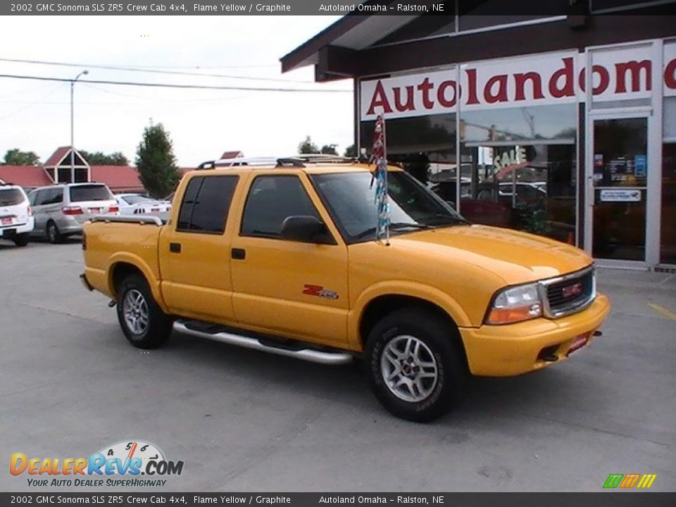 2002 GMC Sonoma SLS ZR5 Crew Cab 4x4 Flame Yellow / Graphite Photo #6