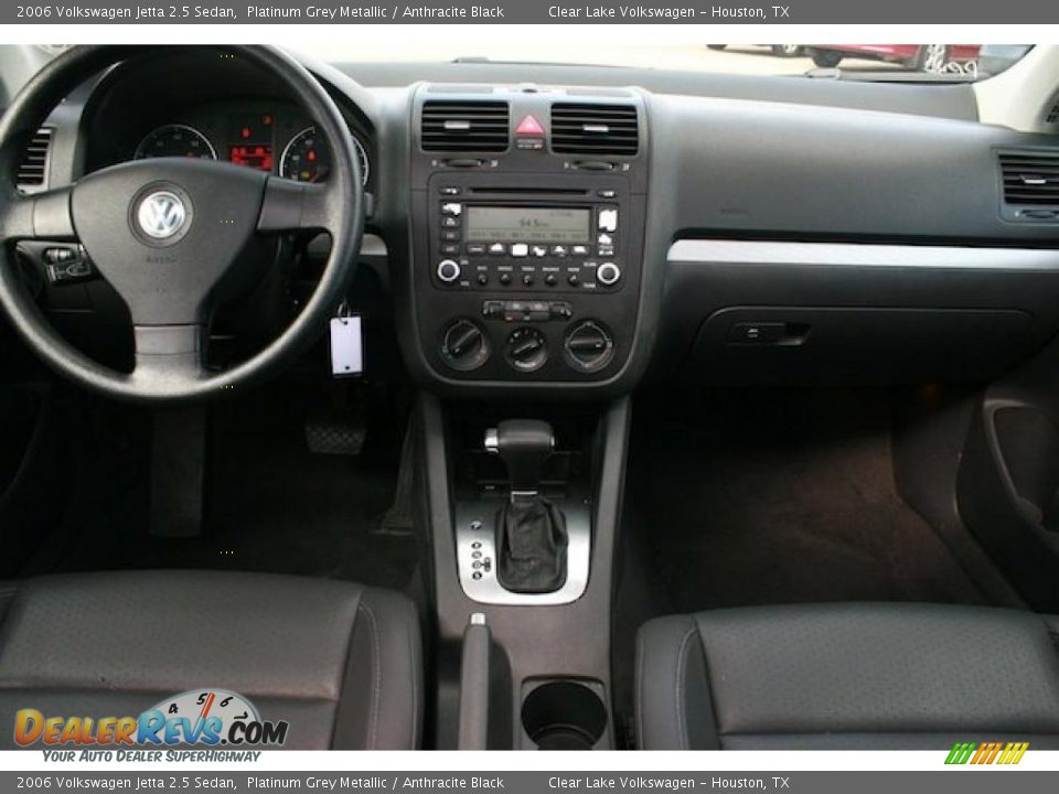 2006 Volkswagen Jetta 2.5 Sedan Platinum Grey Metallic / Anthracite Black Photo #6
