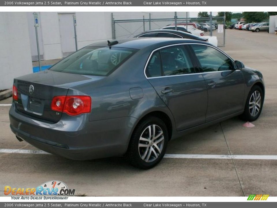 2006 Volkswagen Jetta 2.5 Sedan Platinum Grey Metallic / Anthracite Black Photo #16
