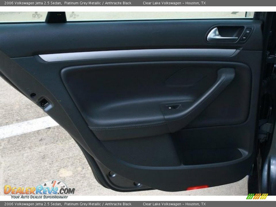 2006 Volkswagen Jetta 2.5 Sedan Platinum Grey Metallic / Anthracite Black Photo #22