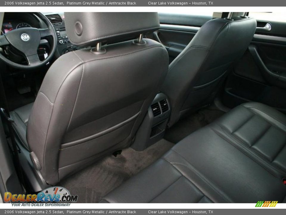 2006 Volkswagen Jetta 2.5 Sedan Platinum Grey Metallic / Anthracite Black Photo #23