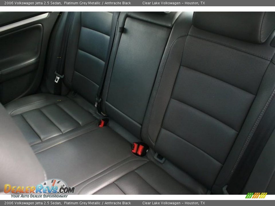 2006 Volkswagen Jetta 2.5 Sedan Platinum Grey Metallic / Anthracite Black Photo #25