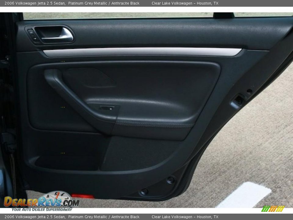 2006 Volkswagen Jetta 2.5 Sedan Platinum Grey Metallic / Anthracite Black Photo #26
