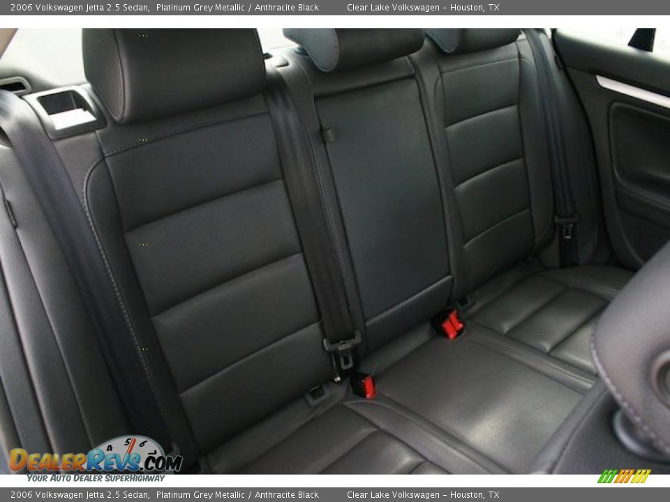 2006 Volkswagen Jetta 2.5 Sedan Platinum Grey Metallic / Anthracite Black Photo #29