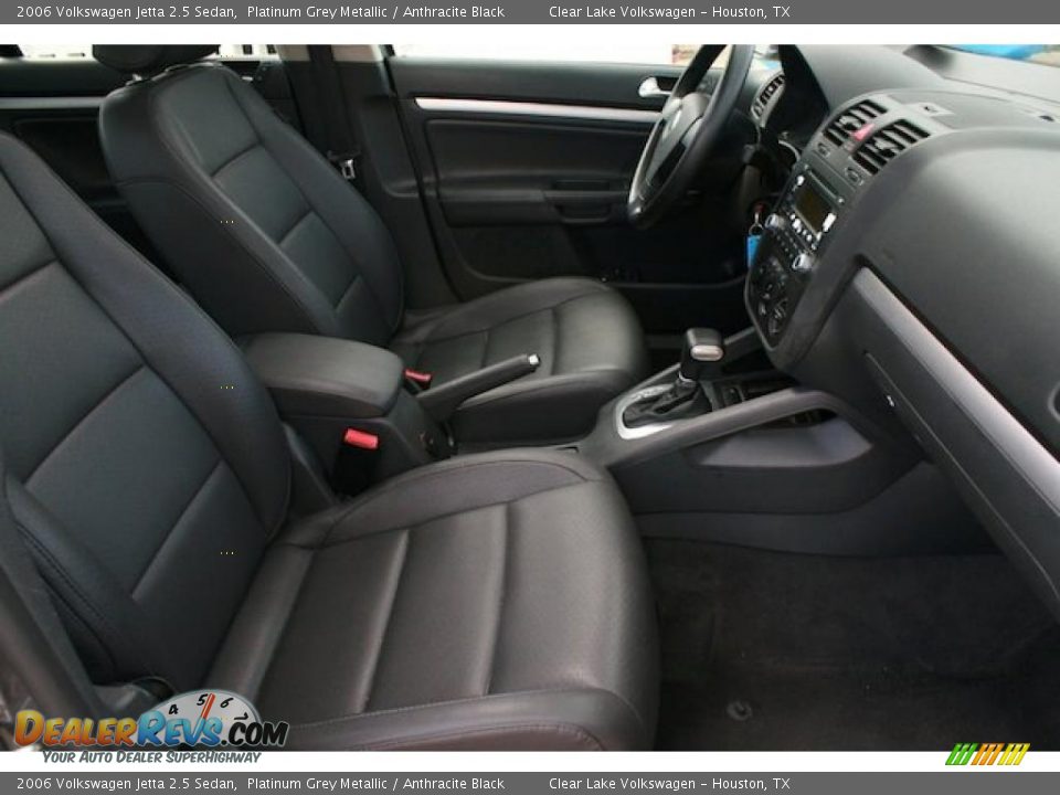 2006 Volkswagen Jetta 2.5 Sedan Platinum Grey Metallic / Anthracite Black Photo #31