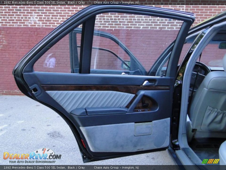 1992 Mercedes-Benz S Class 500 SEL Sedan Black / Gray Photo #16