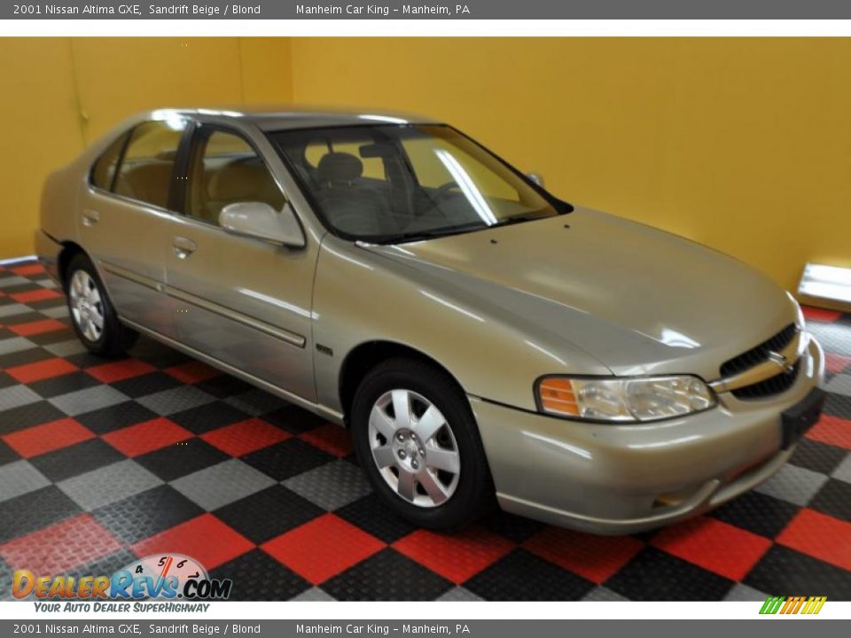 2001 Nissan Altima GXE Sandrift Beige / Blond Photo #1