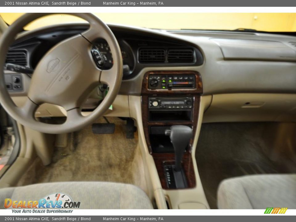 2001 Nissan Altima GXE Sandrift Beige / Blond Photo #7