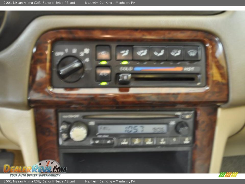 2001 Nissan Altima GXE Sandrift Beige / Blond Photo #8