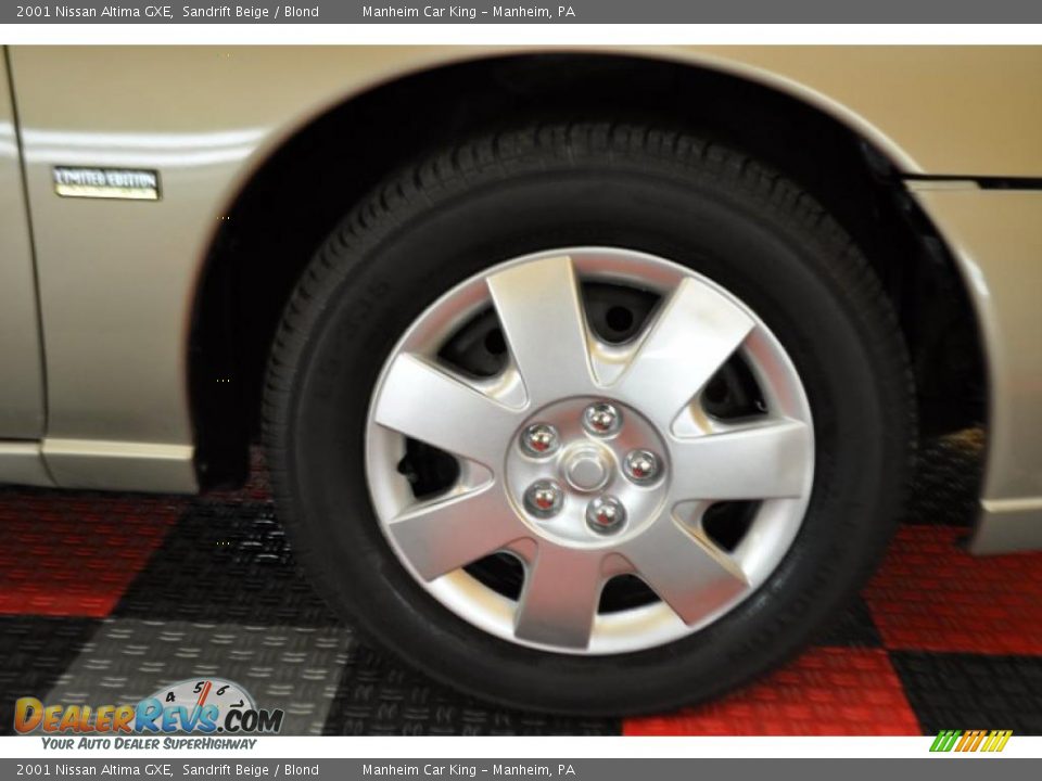 2001 Nissan Altima GXE Sandrift Beige / Blond Photo #17