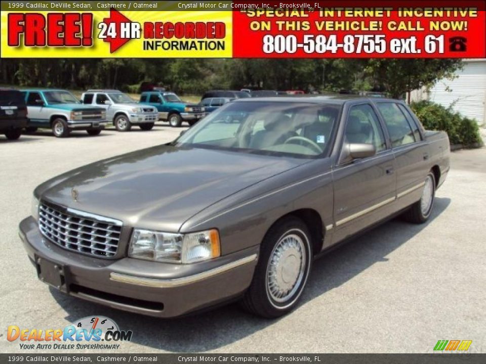 1999 Cadillac DeVille Sedan Cashmere / Oatmeal Photo #1