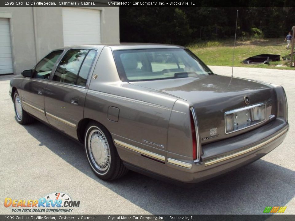 1999 Cadillac DeVille Sedan Cashmere / Oatmeal Photo #3