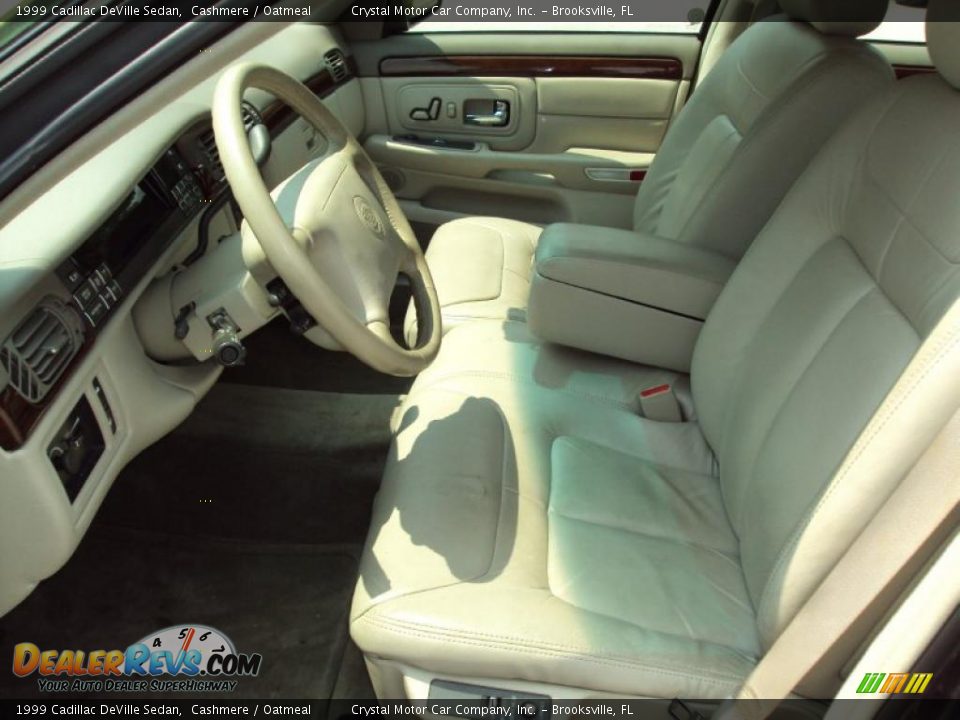 1999 Cadillac DeVille Sedan Cashmere / Oatmeal Photo #4