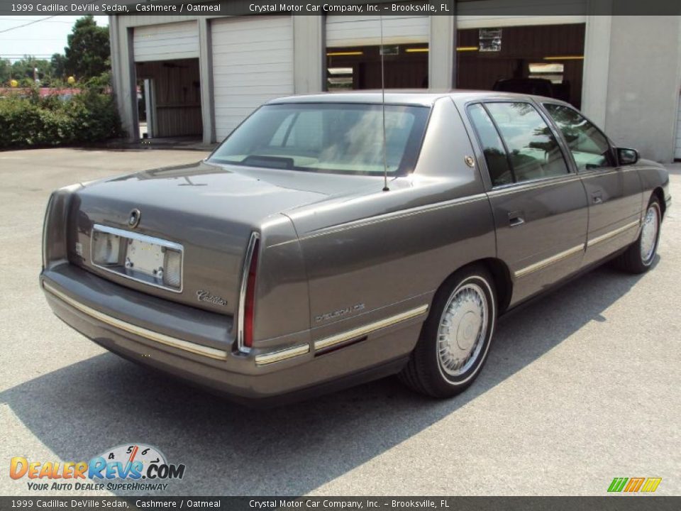 1999 Cadillac DeVille Sedan Cashmere / Oatmeal Photo #8