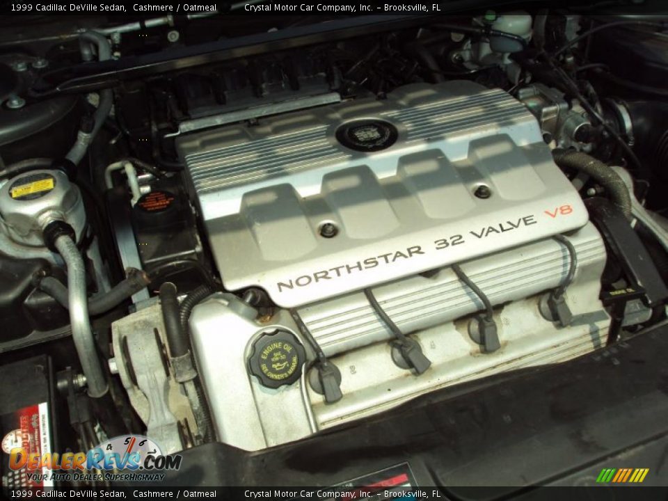 1999 Cadillac DeVille Sedan Cashmere / Oatmeal Photo #16