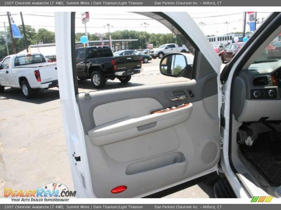 2007 Chevrolet Avalanche LT 4WD Summit White / Dark Titanium/Light Titanium Photo #14