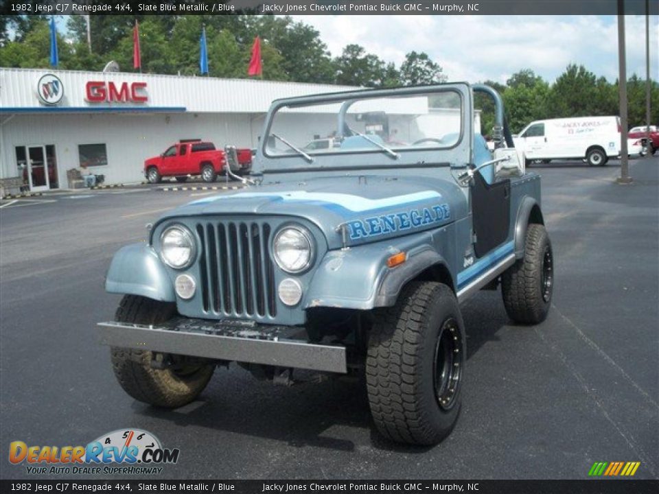 Front 3/4 View of 1982 Jeep CJ7 Renegade 4x4 Photo #3