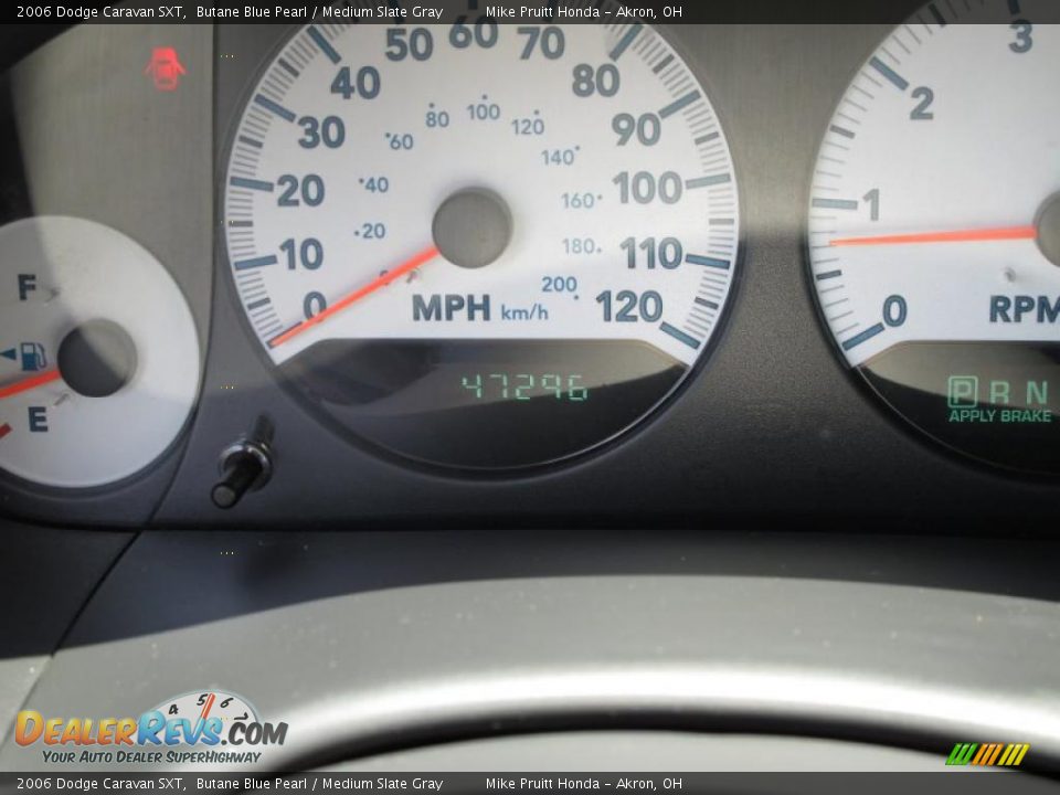 2006 Dodge Caravan SXT Butane Blue Pearl / Medium Slate Gray Photo #17