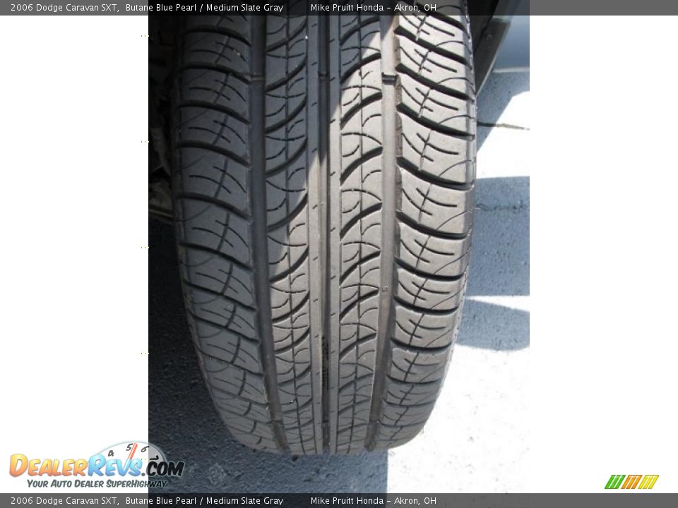 2006 Dodge Caravan SXT Butane Blue Pearl / Medium Slate Gray Photo #24