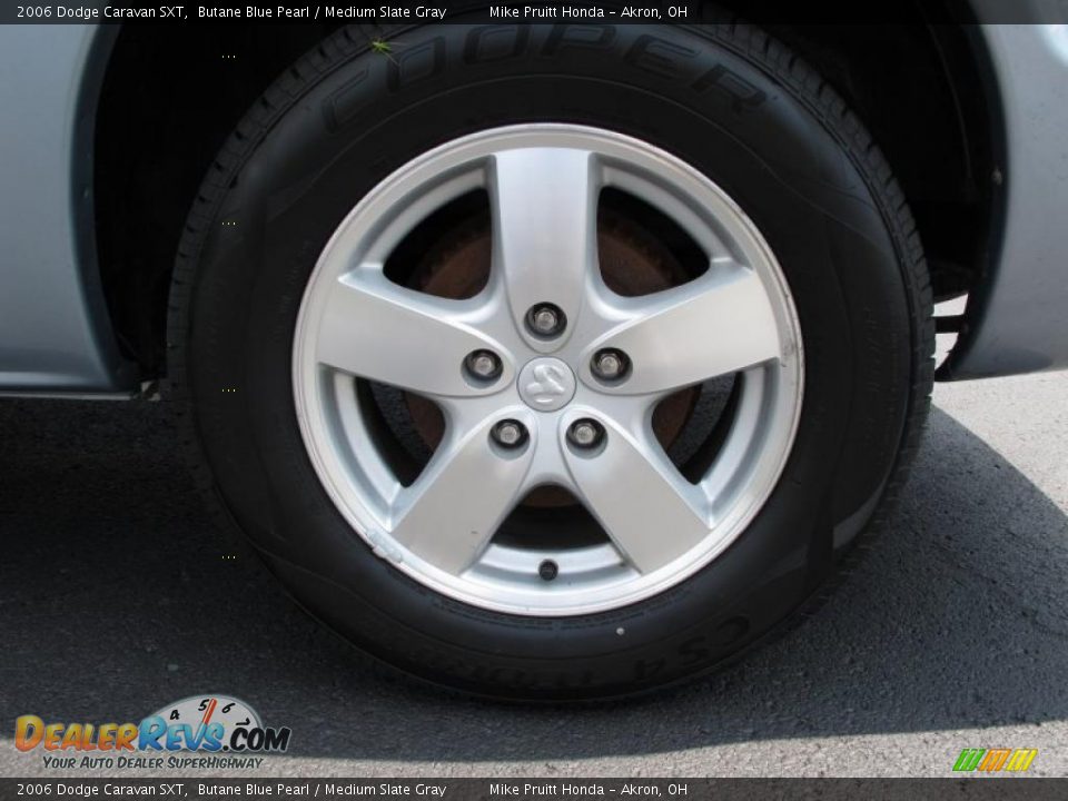 2006 Dodge Caravan SXT Butane Blue Pearl / Medium Slate Gray Photo #25