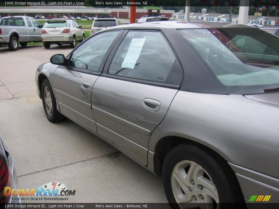 1996 Dodge Intrepid ES Light Iris Pearl / Gray Photo #2