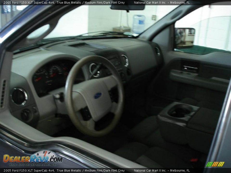 2005 Ford F150 XLT SuperCab 4x4 True Blue Metallic / Medium Flint/Dark Flint Grey Photo #3