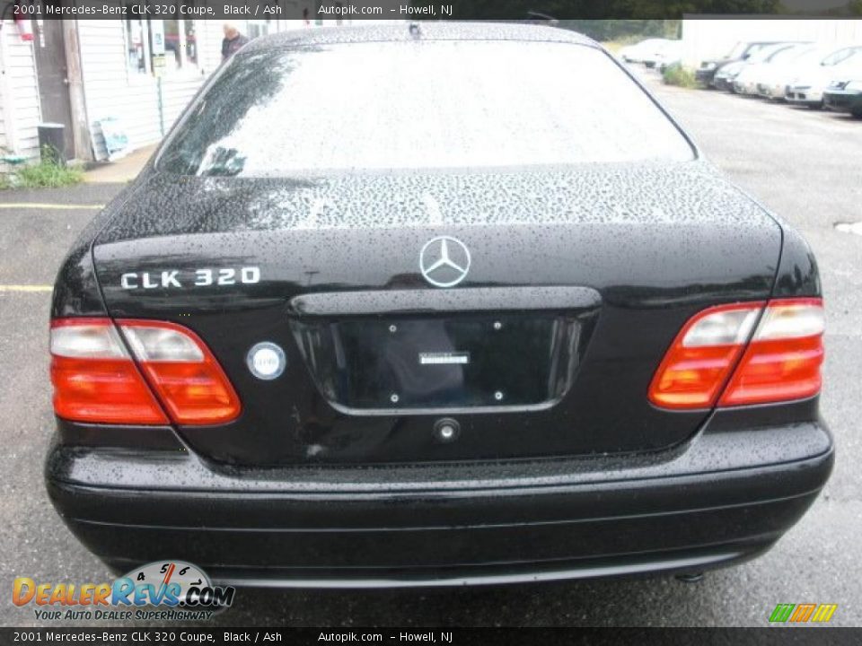 2001 Mercedes-Benz CLK 320 Coupe Black / Ash Photo #6
